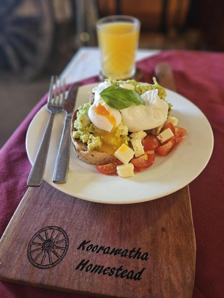 Koorawatha Homestead Motel Bororen ภายนอก รูปภาพ