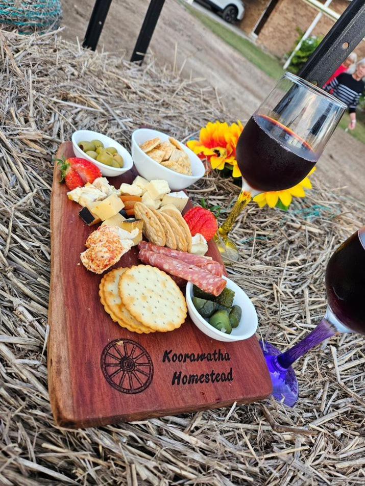 Koorawatha Homestead Motel Bororen ภายนอก รูปภาพ